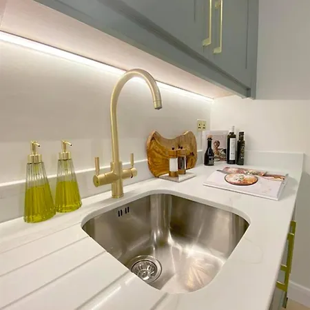 Stylish Retreat In The Heart Of Town Harrogate