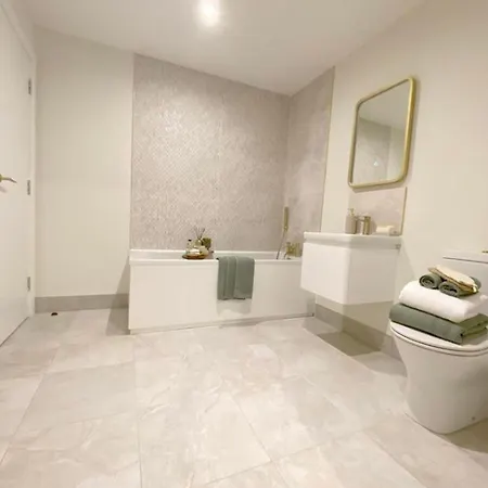 Stylish Retreat In The Heart Of Town