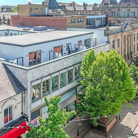 Stylish Retreat In The Heart Of Town Apartment